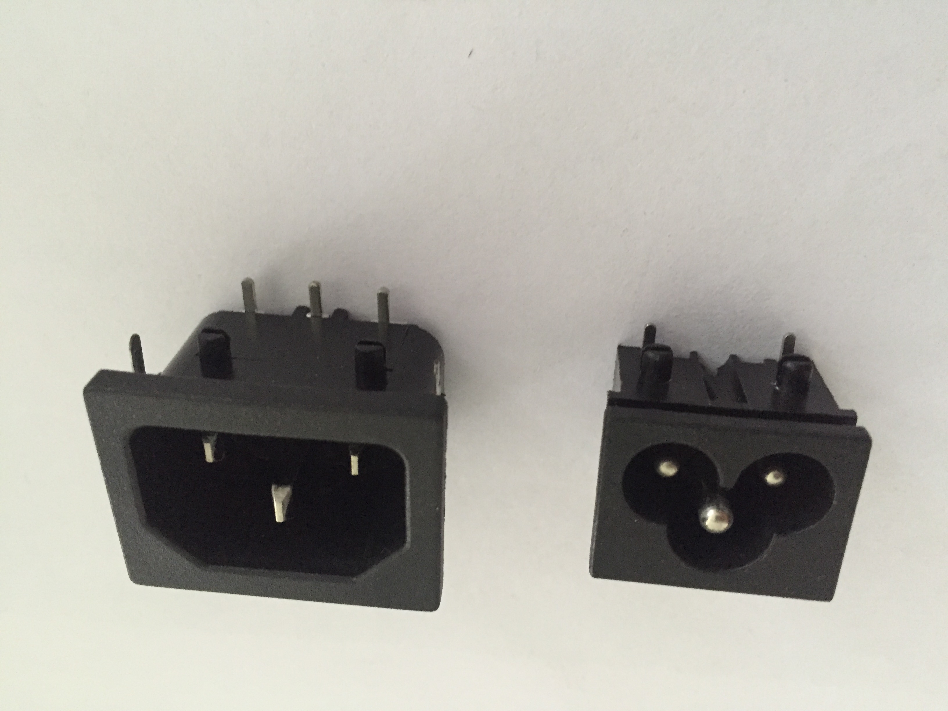 電源插座自動組裝機  (3).jpg